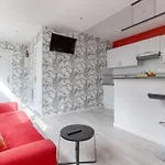 Charming Gambetta Saint Fargeau I Apartment